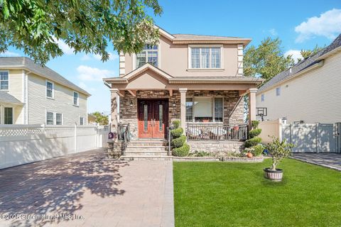 Photo of 265 Ramona Avenue, Staten Island, NY 10312 (MLS # 2505914)