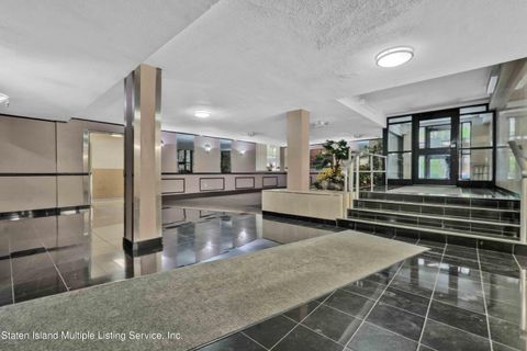 Photo of 3131 138 St St #5c, Queens, NY 11354 (MLS # 1163789)