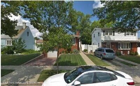 Photo of 415 Preston Avenue, Staten Island, NY 10312 (MLS # 2401729)
