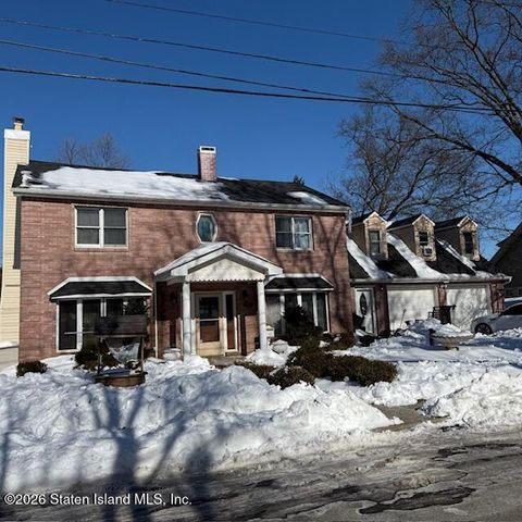 Photo of 133 Ardsley Street, Staten Island, NY 10306 (MLS # 2600612)