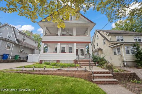 Photo of 354 Hoyt Avenue, Staten Island, NY 10301 (MLS # 2505978)