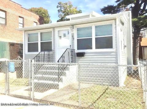 Photo of 73 Ocean Avenue, Staten Island, NY 10305 (MLS # 1161358)