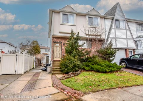 Photo of 305 Monahan Avenue, Staten Island, NY 10314 (MLS # 2400666)