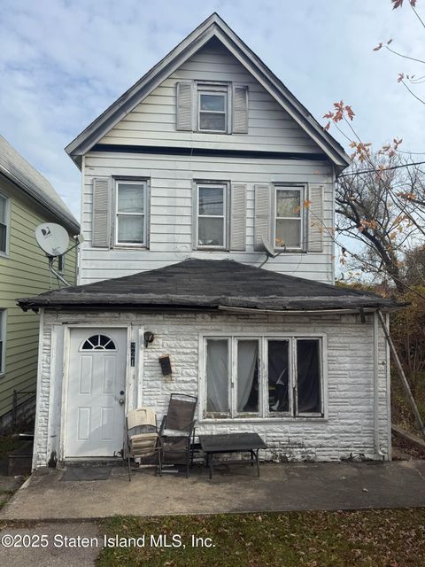 Photo of 221 South Avenue, Staten Island, NY 10303 (MLS # 2506739)