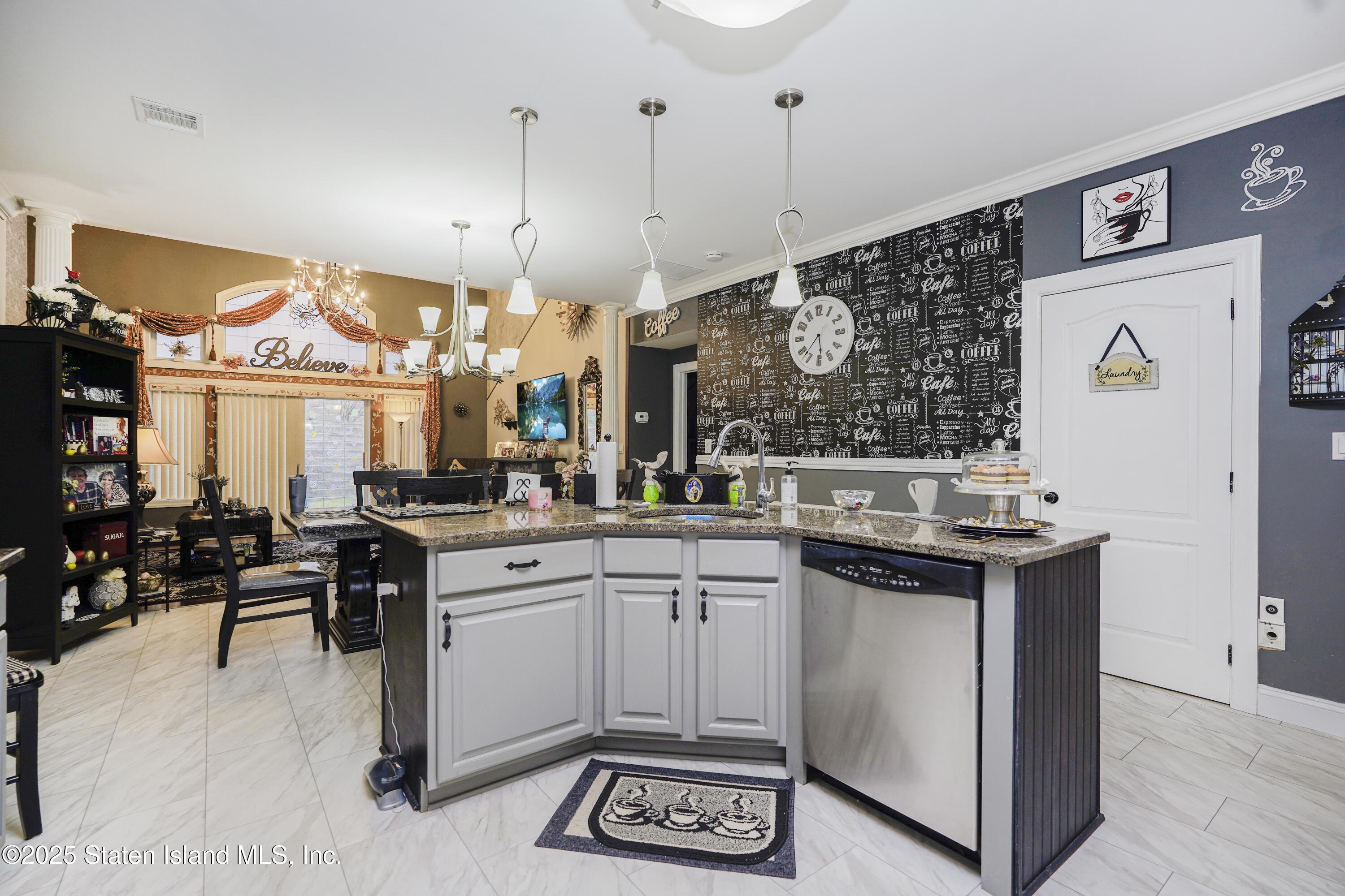 53 Topside Lane, Staten Island, New York image 10