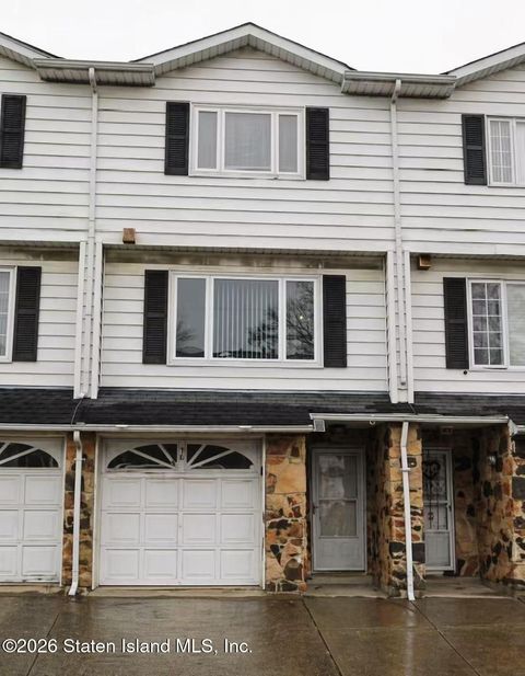 Photo of 36 Carlyle Green, Staten Island, NY 10312 (MLS # 2602169)