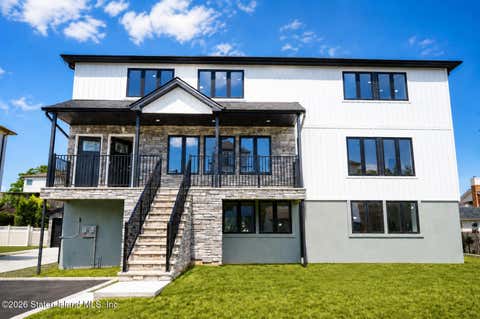 Photo of 343 Mallory Avenue, Staten Island, NY 10305 (MLS # 2603821)