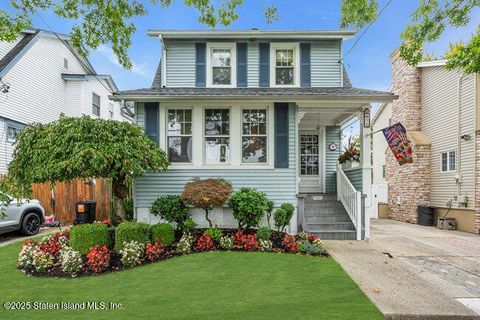 Photo of 96 Ridgewood Avenue, Staten Island, NY 10312 (MLS # 2501750)