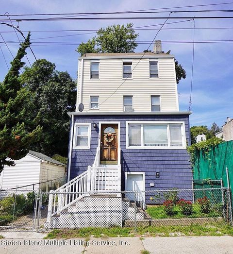Photo of 16 Gordon Street, Staten Island, NY 10304 (MLS # 1157666)