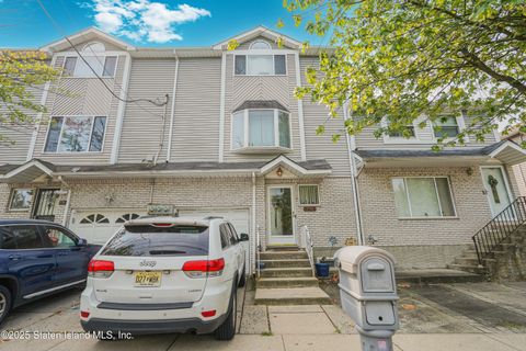 Photo of 774 Barlow Avenue, Staten Island, NY 10312 (MLS # 2505839)