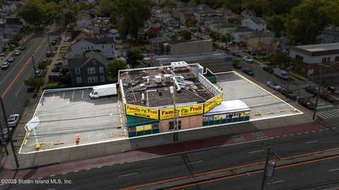 Photo of 2270 Hylan Boulevard, Staten Island, NY 10306 (MLS # 2505652)