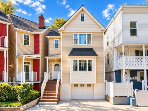 Photo of 82 Brewster Street, Staten Island, NY 10304 (MLS # 2605996)