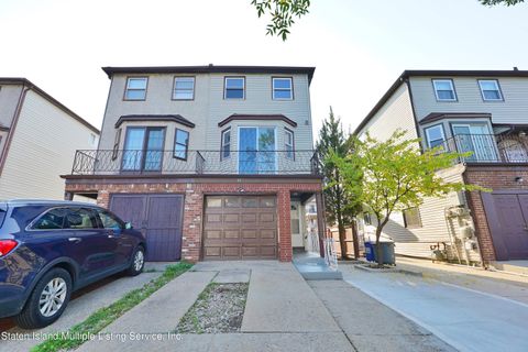 Photo of 35 Elson Street, Staten Island, NY 10314 (MLS # 1163645)