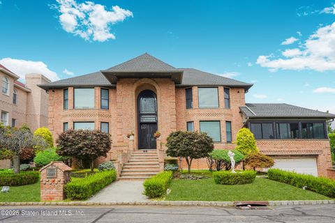 Photo of 5 Nicolosi Drive, Staten Island, NY 10301 (MLS # 2506340) Photo of 5 Nicolosi Drive, Staten Island, NY 10301 (MLS # 2506340)