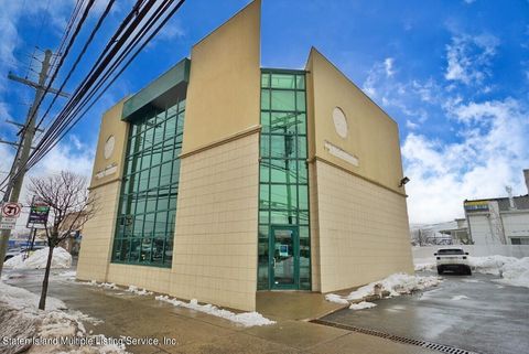 Photo of 1762 Hylan Boulevard, Staten Island, NY 10305 (MLS # 1150934)