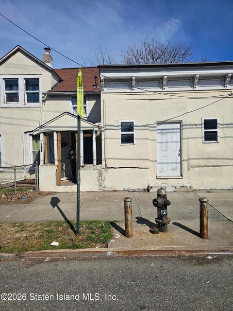 Photo of 721723 Henderson Avenue, Staten Island, NY 10310 (MLS # 2601451)