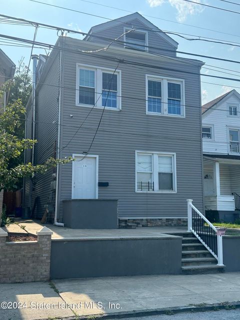 Photo of 36 Greenleaf Avenue, Staten Island, NY 10310 (MLS # 2404114)