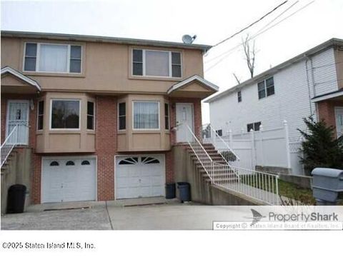 Photo of 27 Conger Street, Staten Island, NY 10305 (MLS # 2506743)