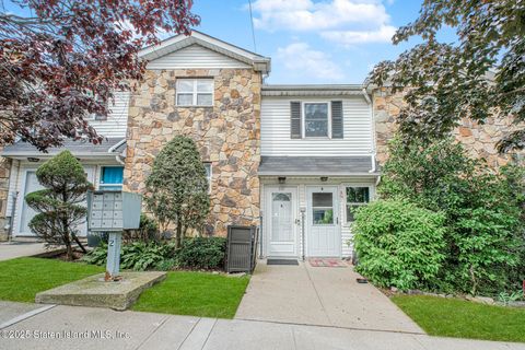 Photo of 566 Buchanan Avenue #B, Staten Island, NY 10314 (MLS # 2505391)