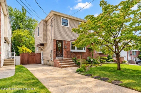 Homes For Sale - 382 Elverton Avenue<br/> Staten Island, NY 10308