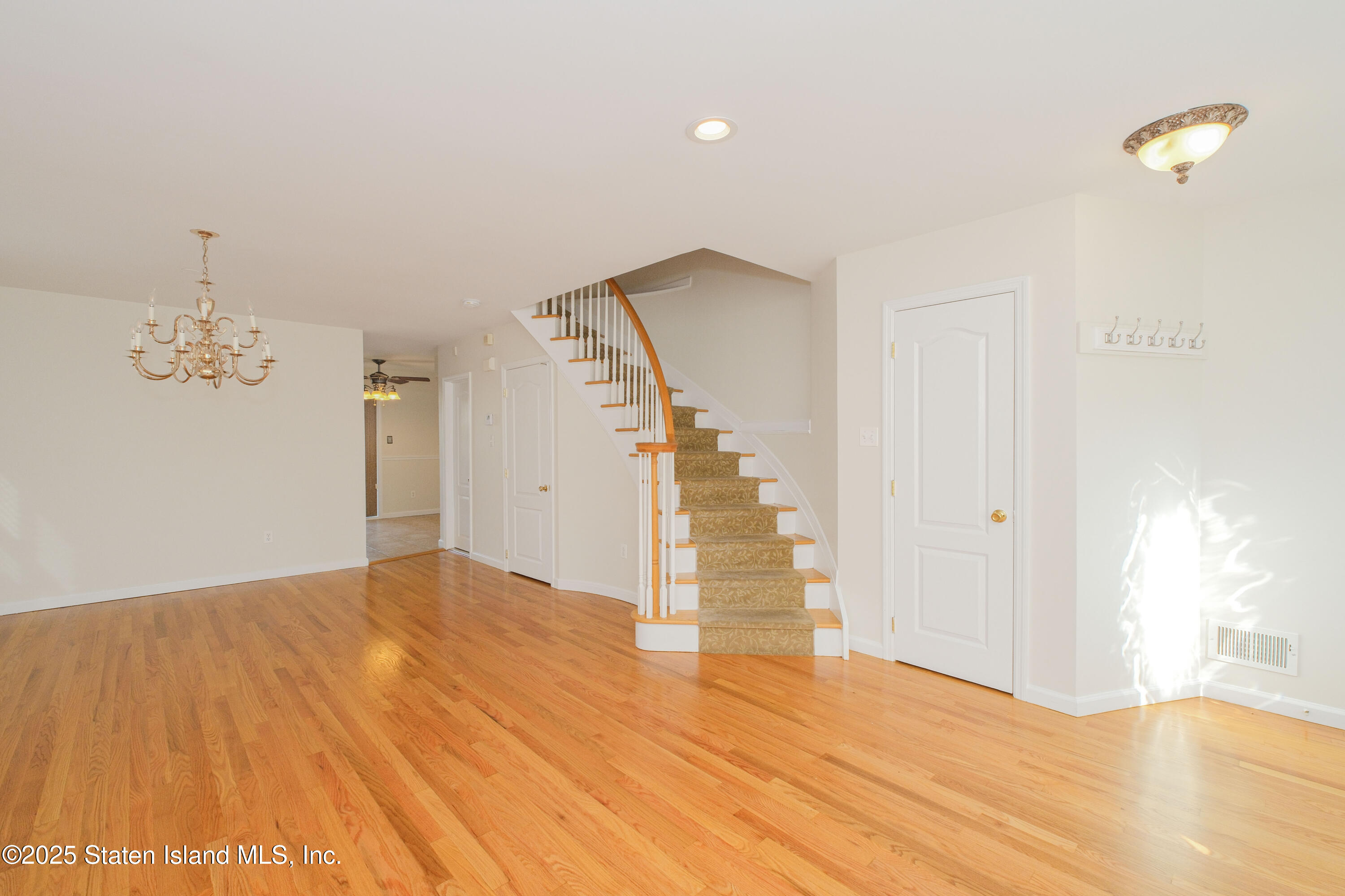 49 Endview Street, Staten Island, New York image 9