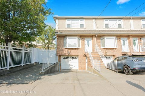 Photo of 49 Endview Street, Staten Island, NY 10312 (MLS # 2502508)