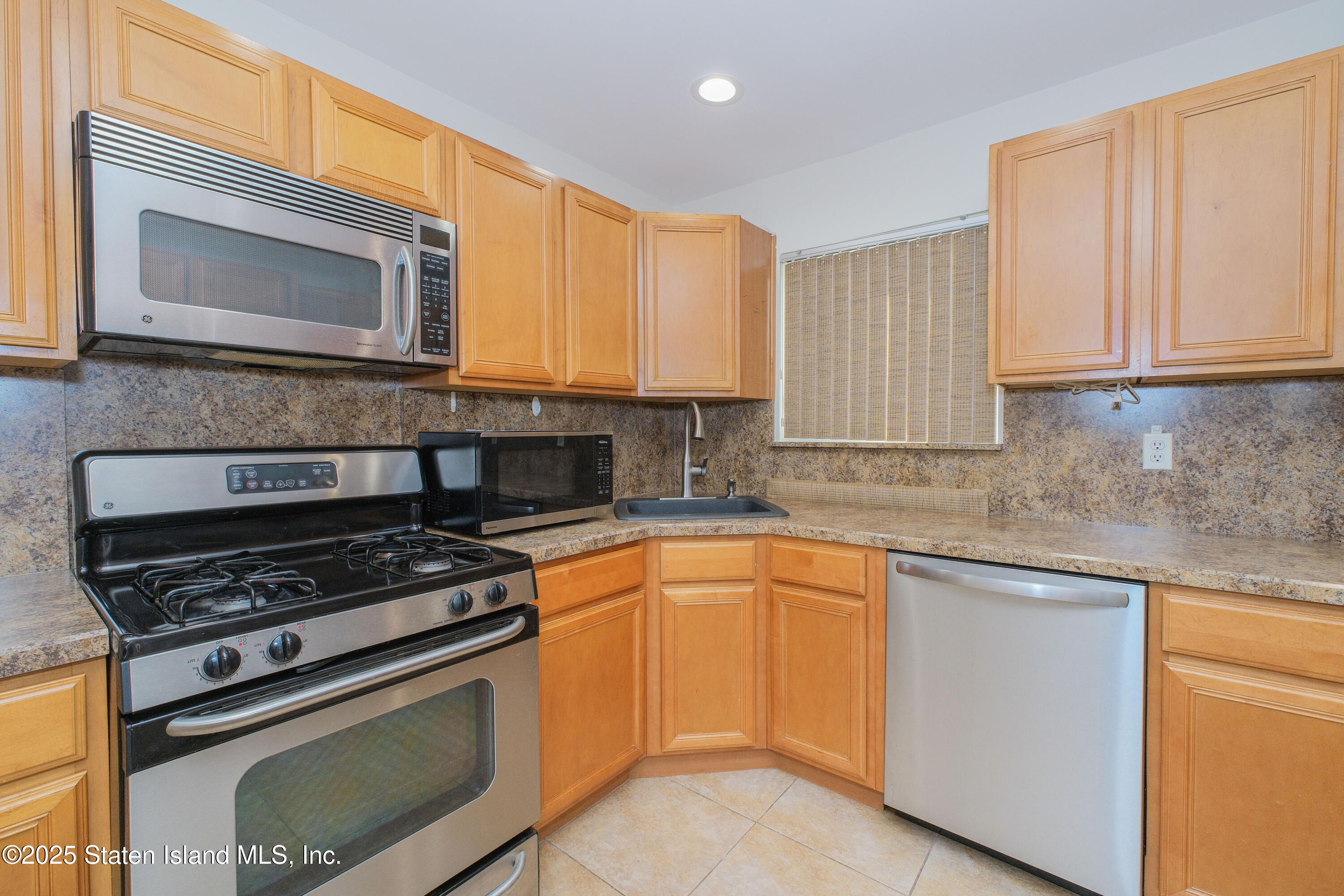 49 Endview Street, Staten Island, New York image 14