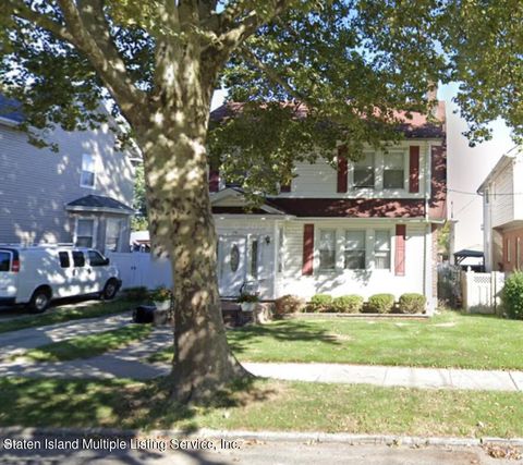Photo of 179 College Avenue, Staten Island, NY 10314 (MLS # 2401045)