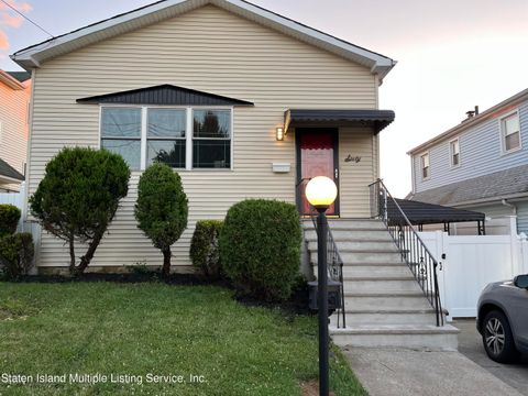 Photo of 60 Fillmore Avenue, Staten Island, NY 10314 (MLS # 1163472)
