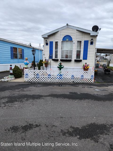 Photo of 2701 Goethals Road N #F3, Staten Island, NY 10303 (MLS # 1162253)