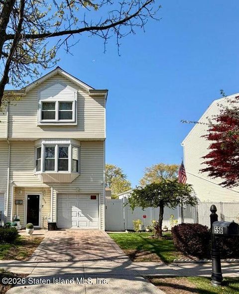 Photo of 556 Dongan Hills Avenue #13a, Staten Island, NY 10305 (MLS # 2602188)