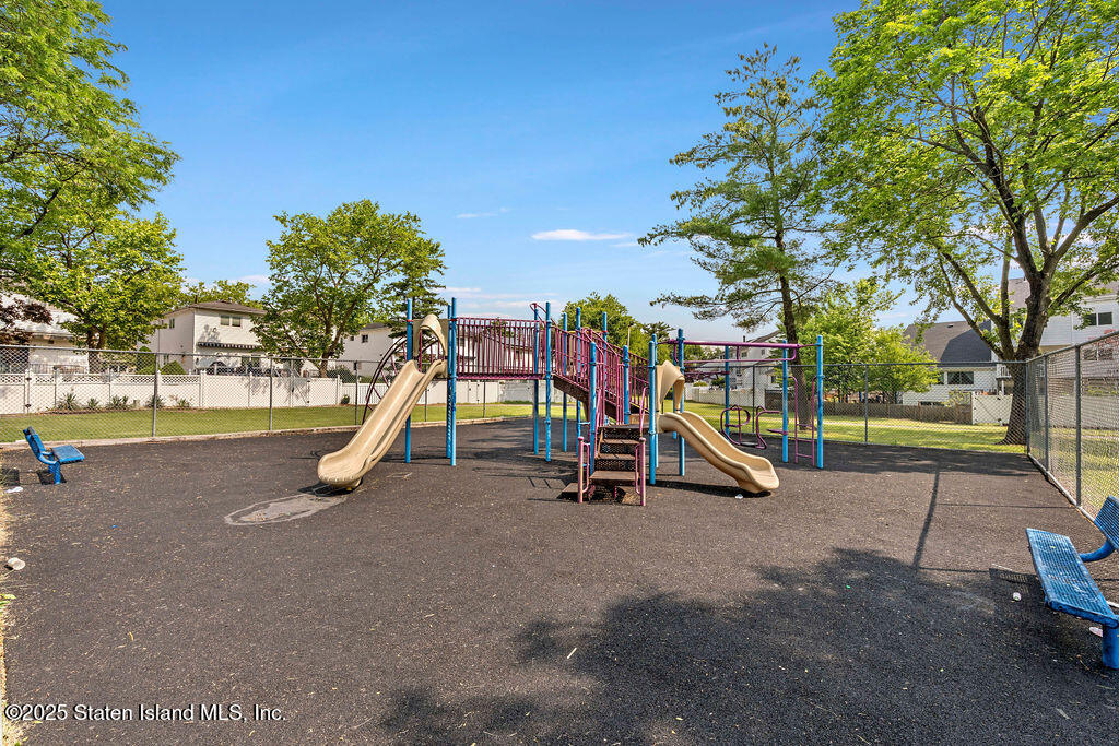 234 Dover Green, Staten Island, New York image 24
