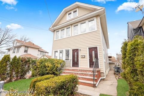 Photo of 291 Potter Avenue, Staten Island, NY 10314 (MLS # 2501336)