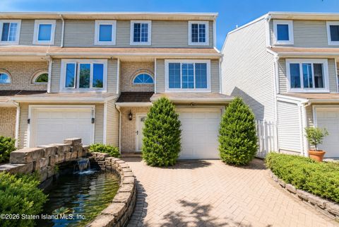 Photo of 74 Fahy Avenue, Staten Island, NY 10314 (MLS # 2602758)