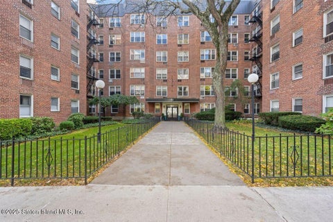 Homes For Sale - 50 Fort Place #B4B<br/> Staten Island, NY 10301