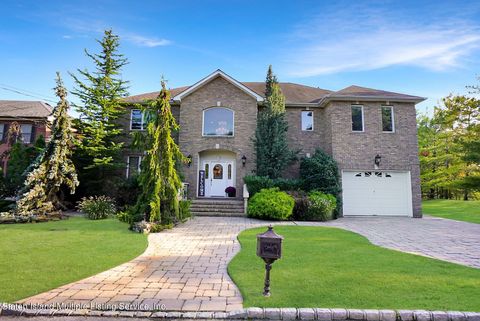 Photo of Staten Island, NY 10307 (MLS # 1157937)