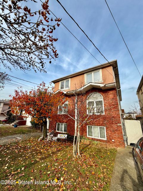 Photo of 357 Cromwell Avenue, Staten Island, NY 10305 (MLS # 2506806)