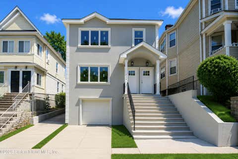 Photo of 124 Castleton Avenue, Staten Island, NY 10301 (MLS # 2602981)