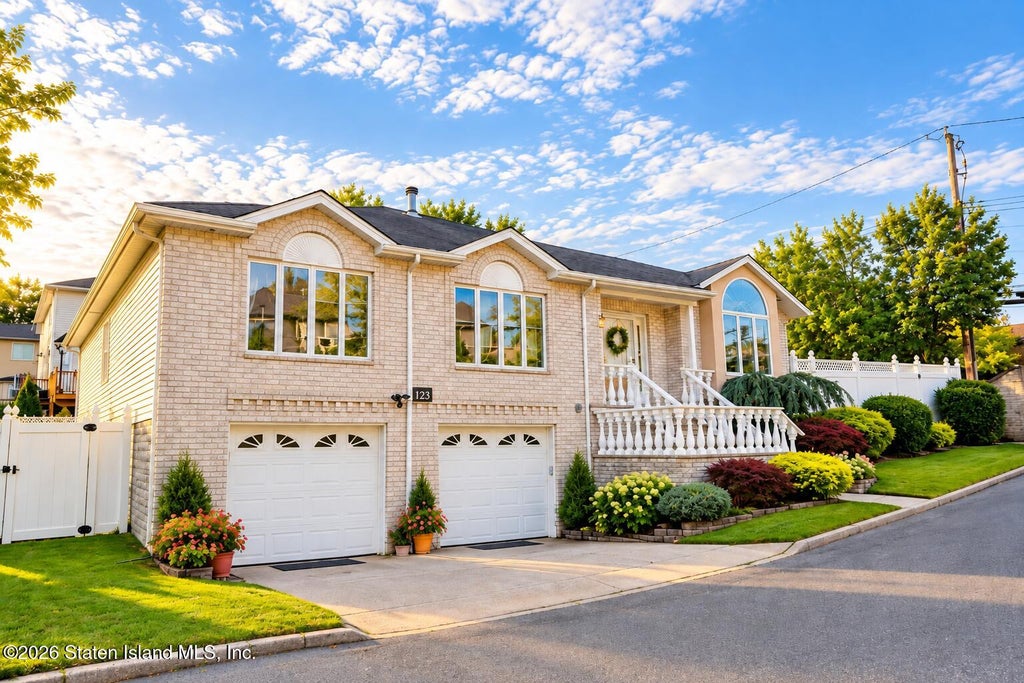 Photo of 123 Savo Loop, Staten Island, NY 10309 (MLS # 2605669)