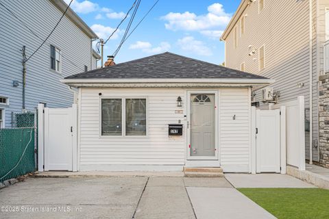 Photo of 197 Wiman Avenue, Staten Island, NY 10308 (MLS # 2500914)