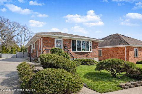 Photo of 111 Chapin Avenue, Staten Island, NY 10304 (MLS # 2601028)