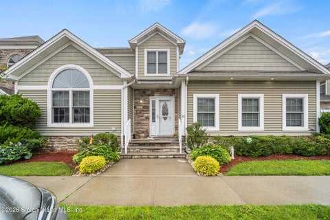 Photo of 28 Pilot Lane, Staten Island, NY 10309 (MLS # 2603783)