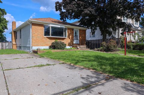 Photo of 397 Arden Avenue, Staten Island, NY 10312 (MLS # 1164305)