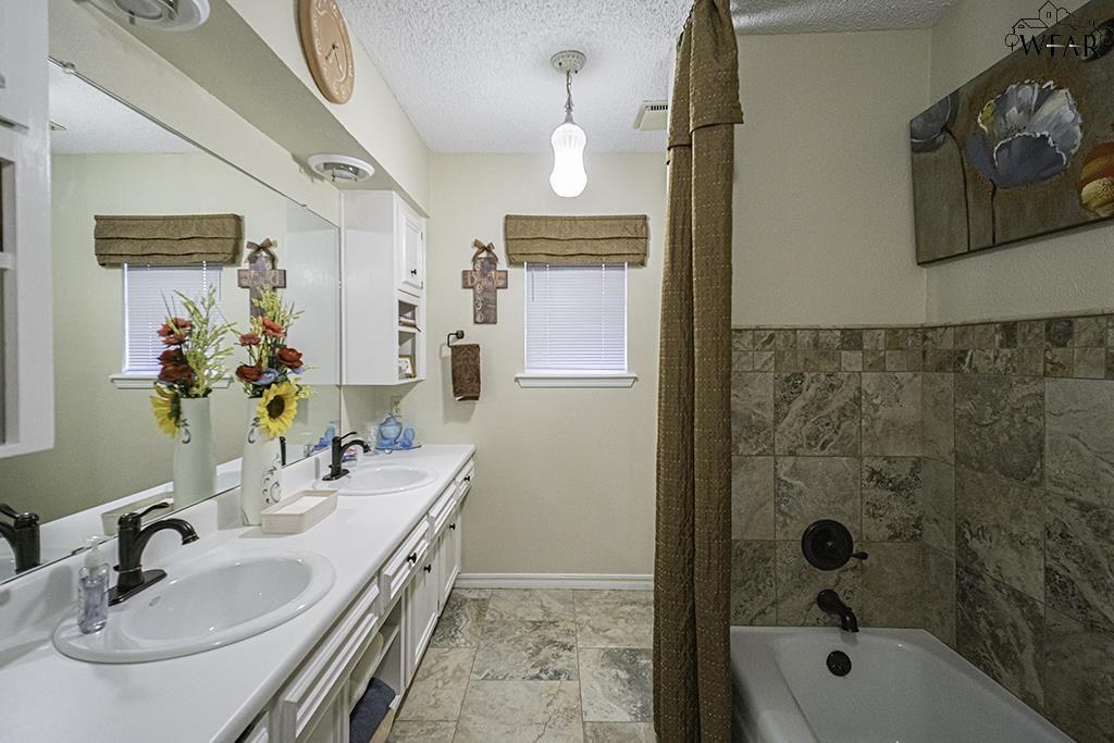 2513 N Elmwood Circle, Wichita Falls, Texas image 24