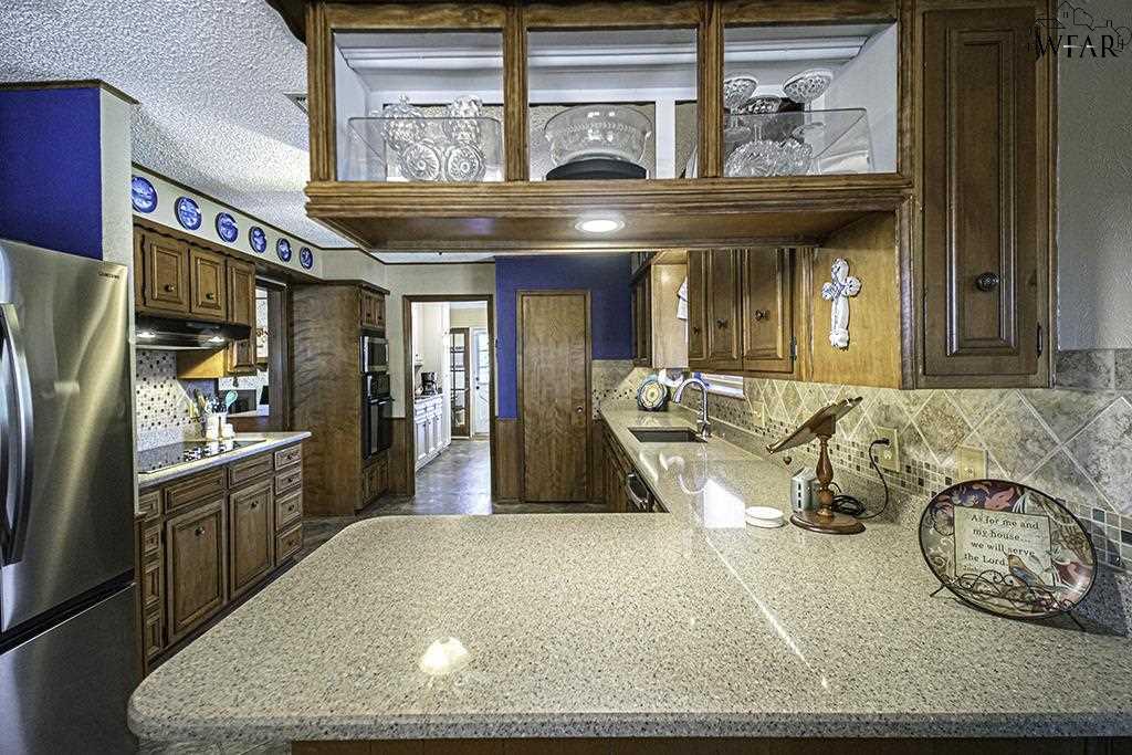 2513 N Elmwood Circle, Wichita Falls, Texas image 9