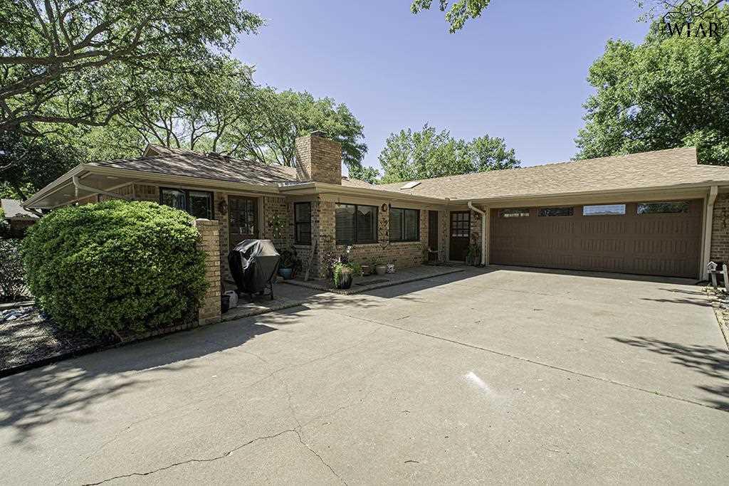 2513 N Elmwood Circle, Wichita Falls, Texas image 3