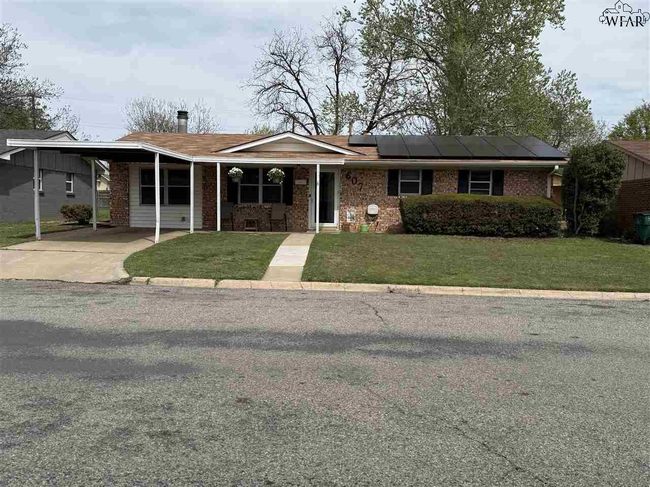 607 Hazel Drive, Burkburnett, Texas image 1