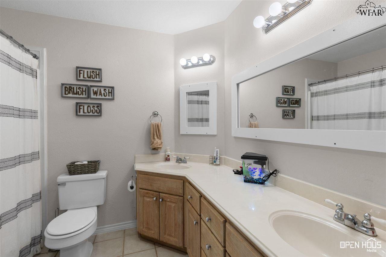 2944 Horseshoe Lake Road, Iowa Park, Texas image 19