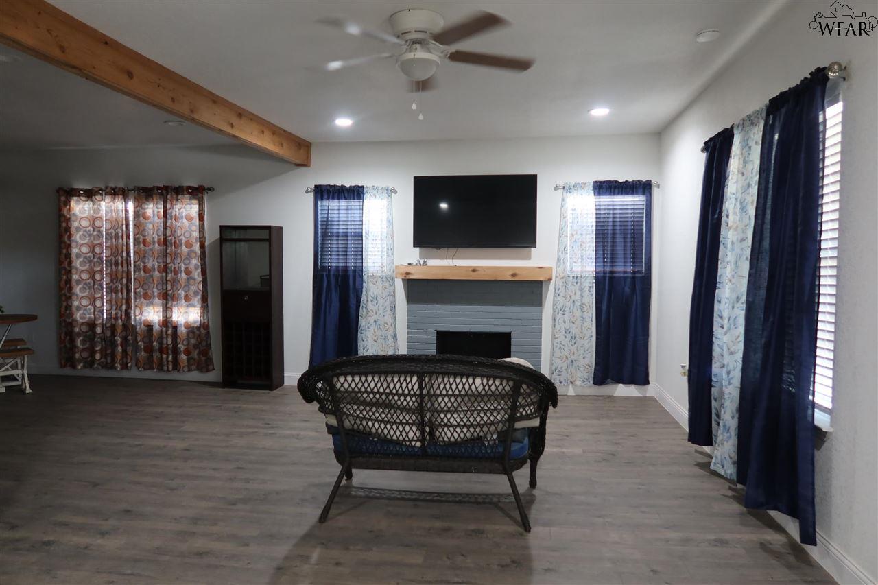707 N Foley Street, Seymour, Texas image 2