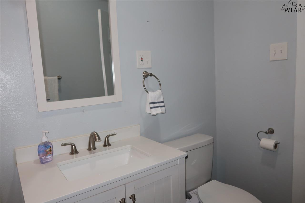 707 N Foley Street, Seymour, Texas image 19